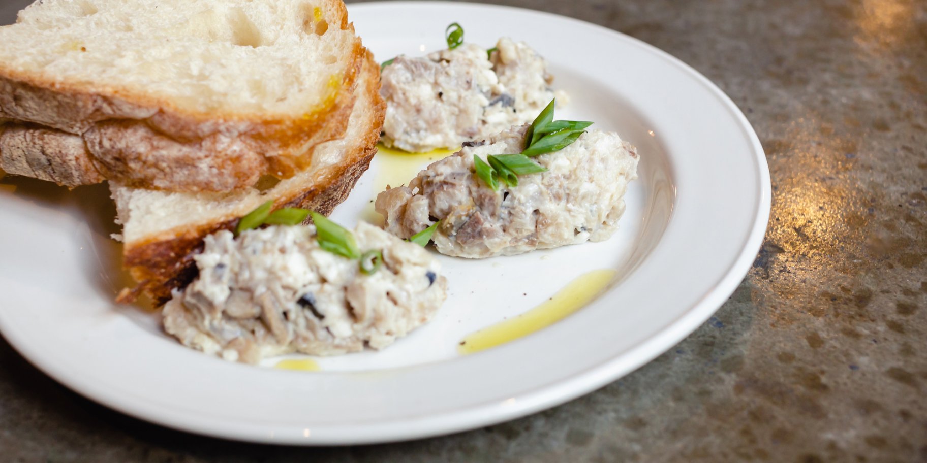 Тости з пастою з оселедця