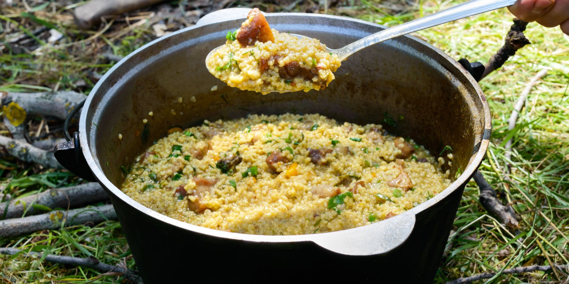 Козацький куліш в казані