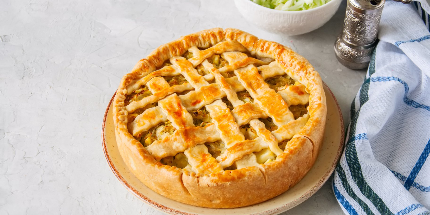 пиріг з молодою капустою