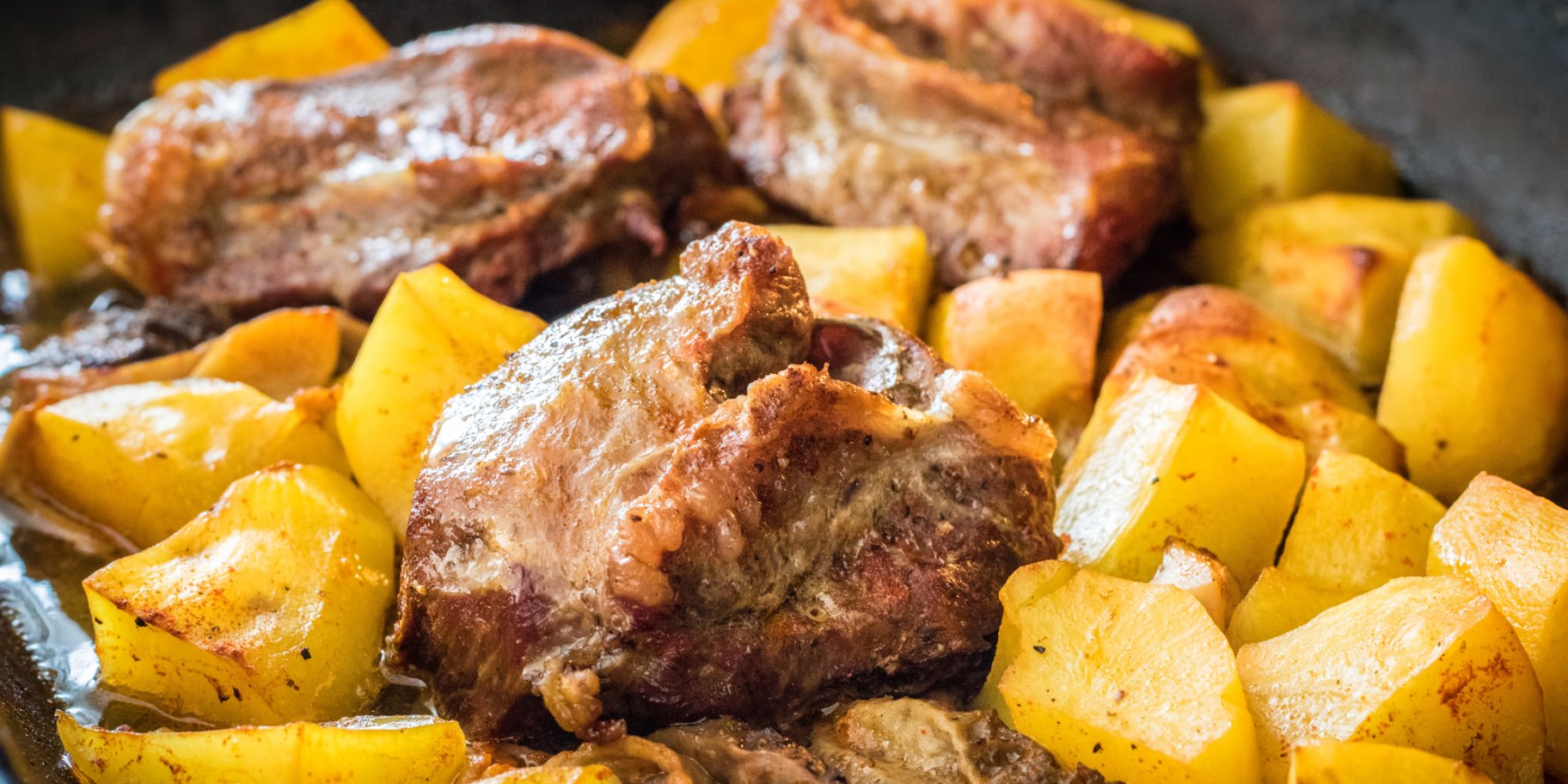 Печеня зі свинини та картоплі