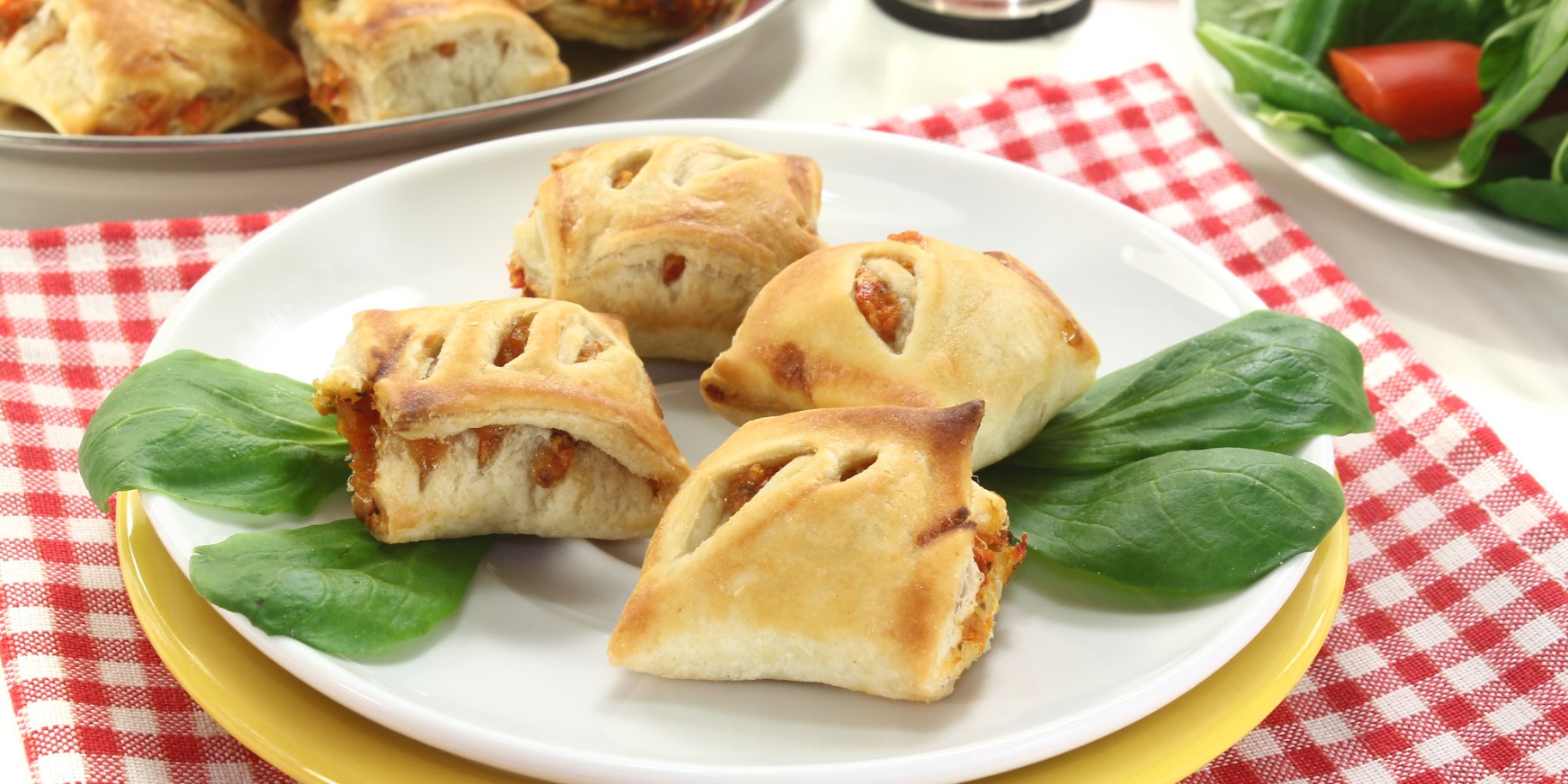 Слойки с индейкой и грибами рецепт