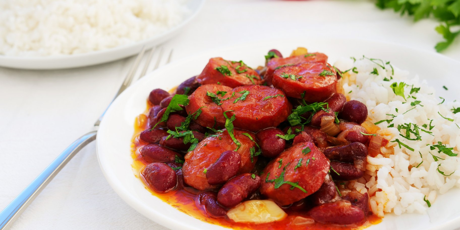 Рис з квасолею і ковбасками