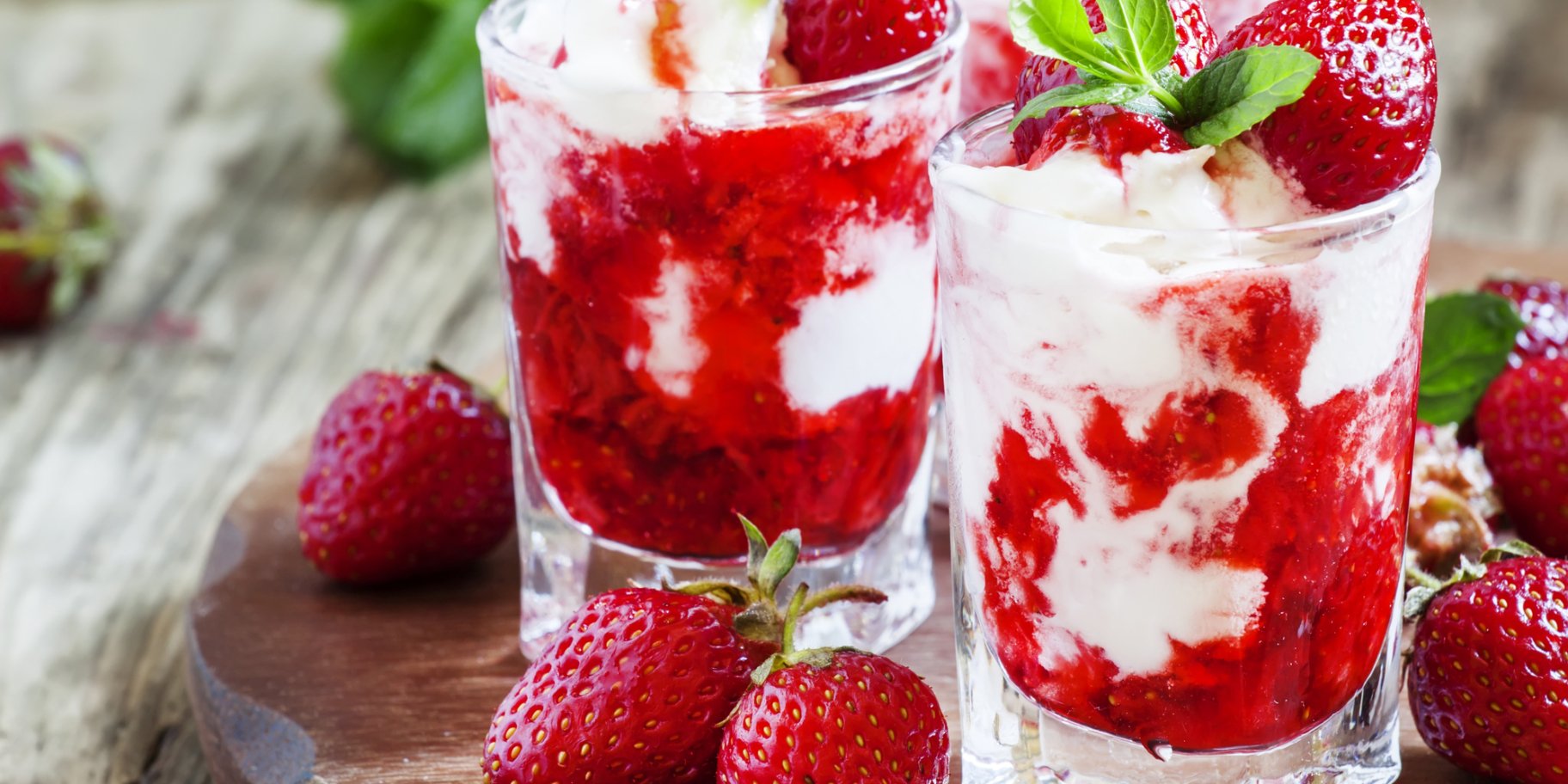 вершково-полуничний десерт