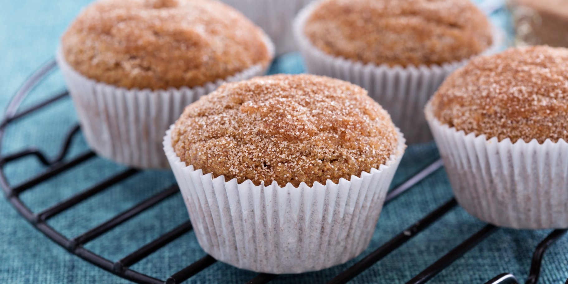 Маффины с пряностями и сахарной пудрой