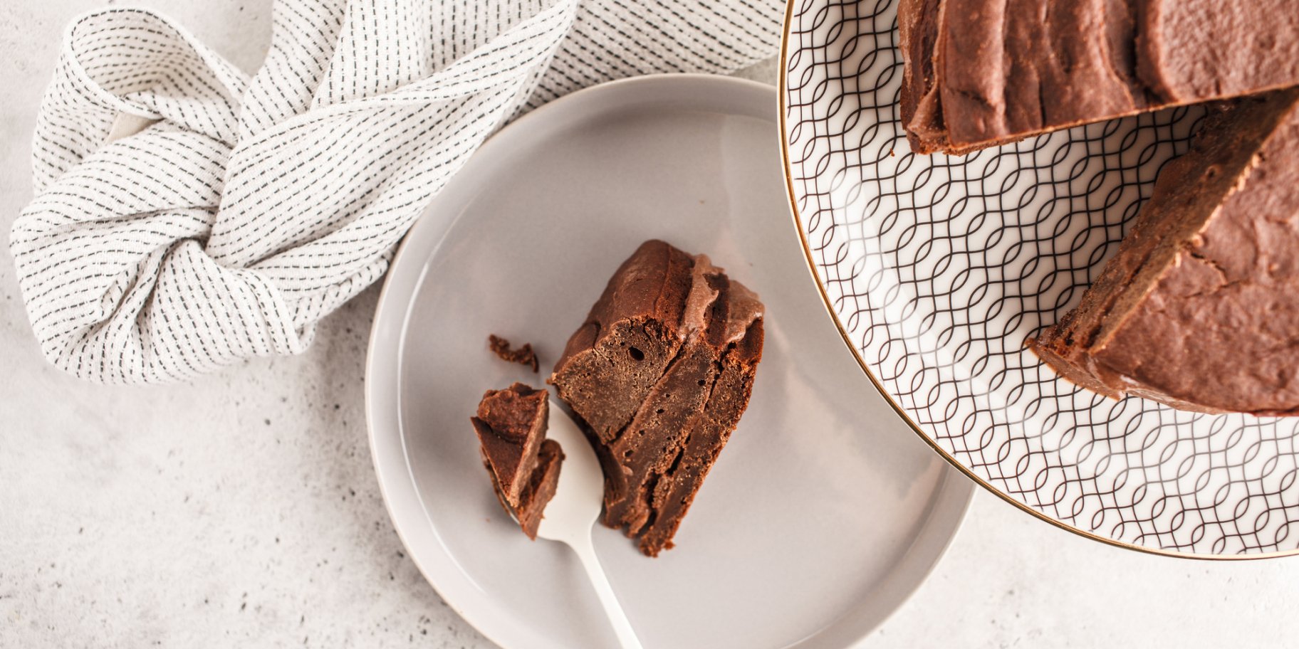 Веганский шоколадный торт с глазурью