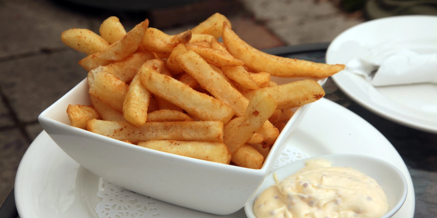 Проста у приготування пікантна картопля у фритюрі