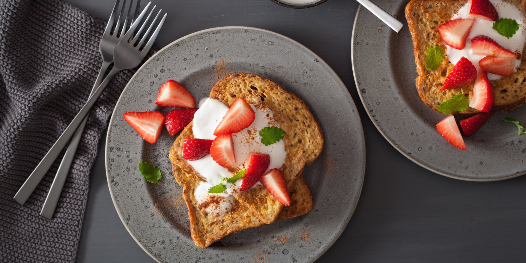 Тости з полуницею і кремом