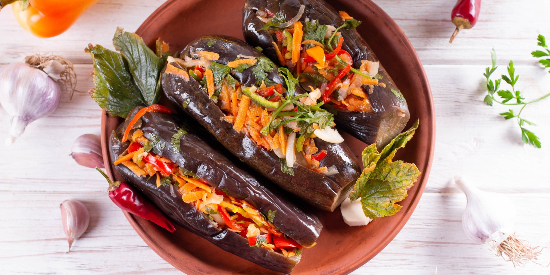 Квашені баклажани з морквою і перцем