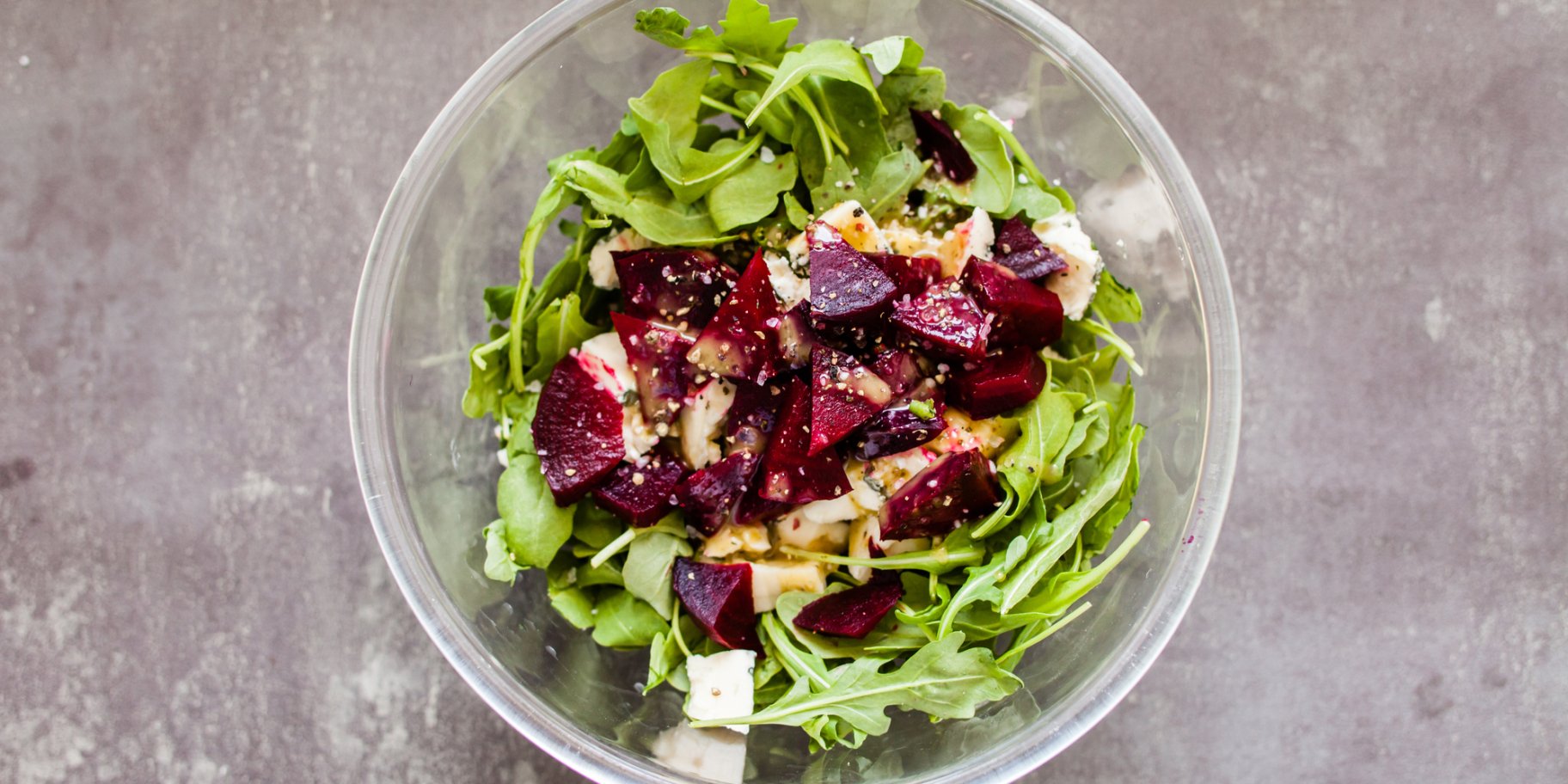 Салат з ревеня, буряка і моркви