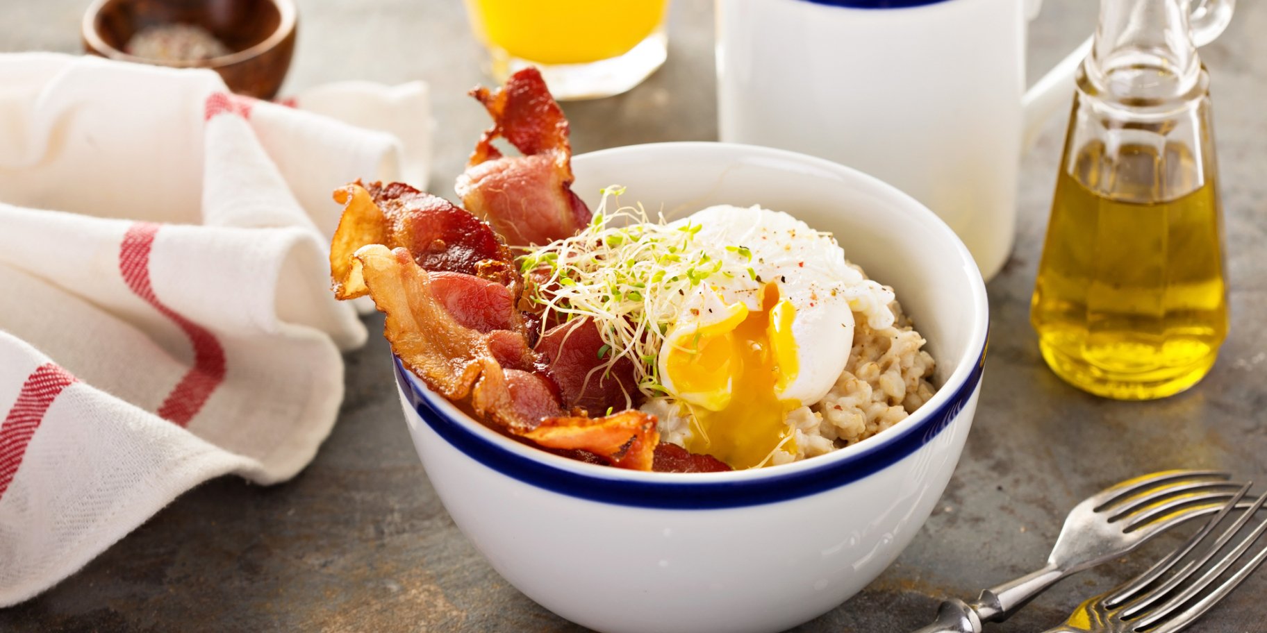 Соленая овсянка с яйцом