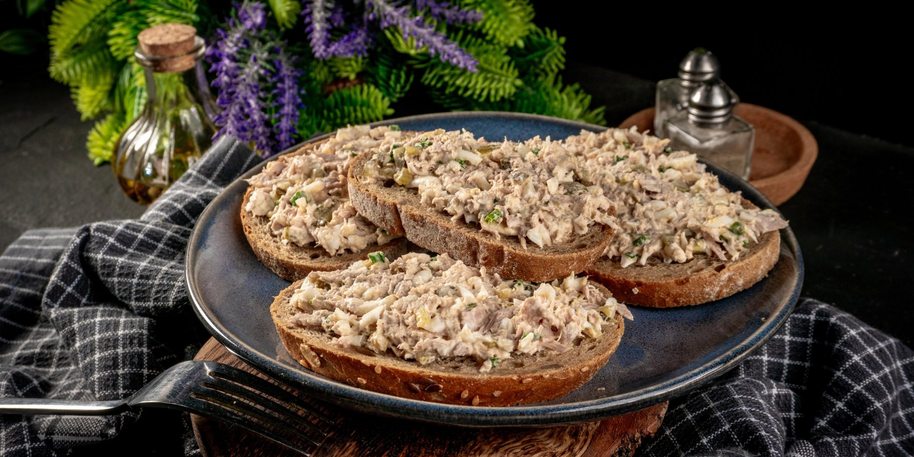 Намазка з тунцем для ситного сніданку