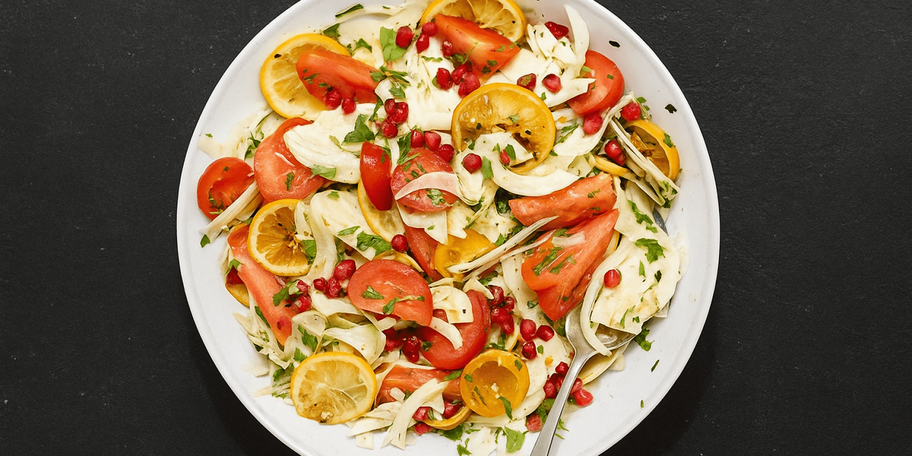 Салат із фенхелем, запеченим лимоном і томатами