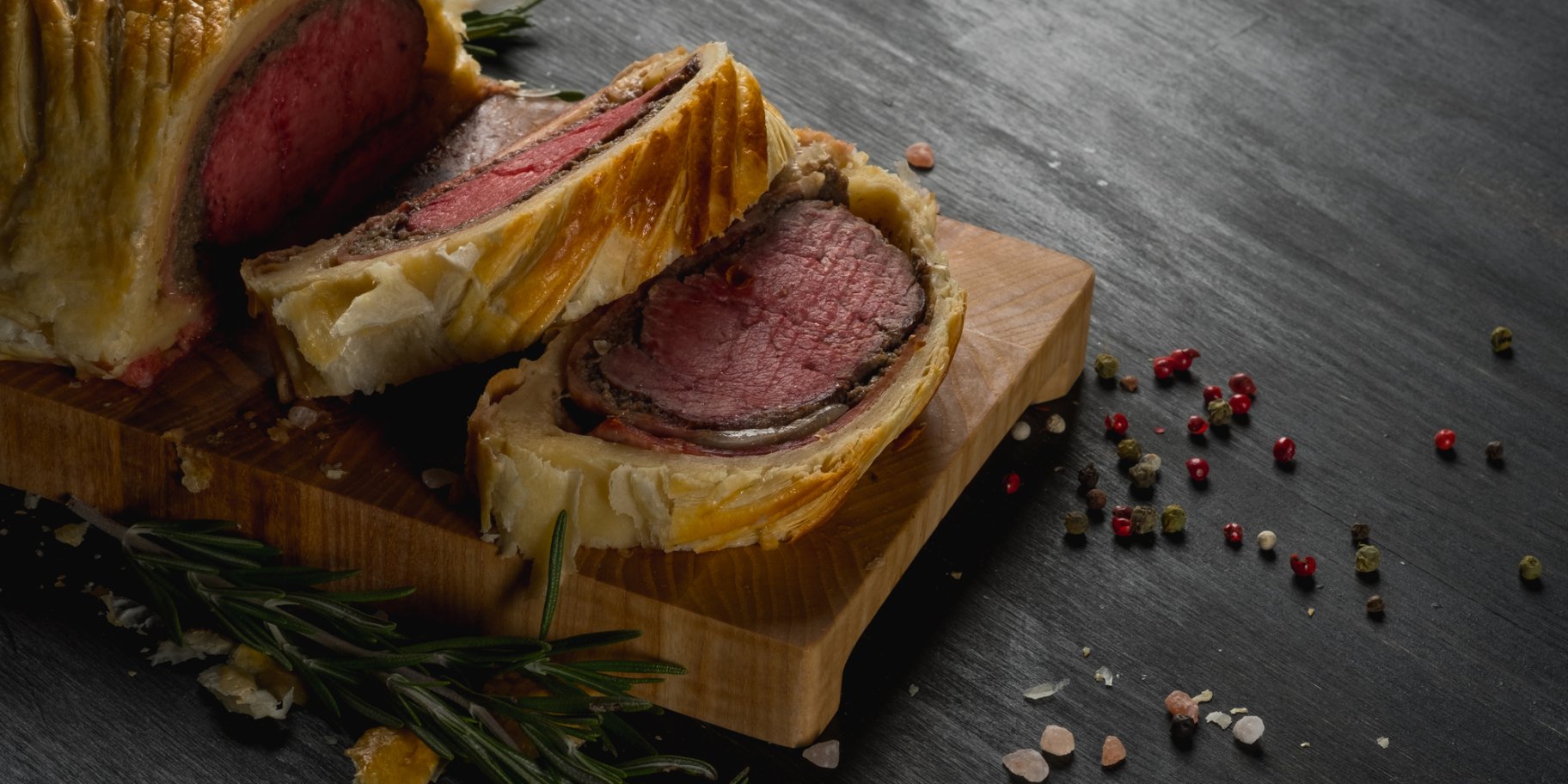 Яловичина в листковому тісті