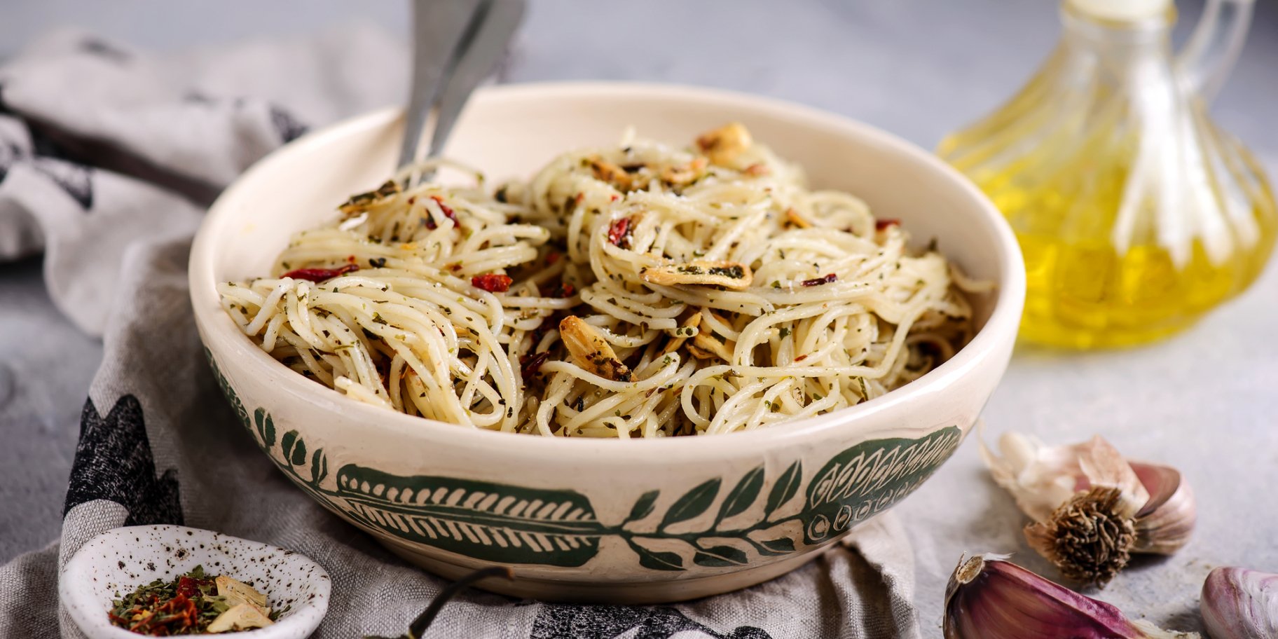 Спагеті з часником