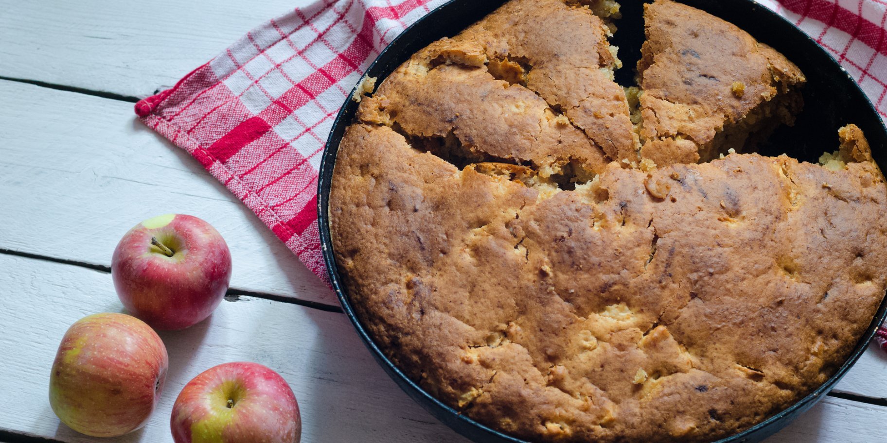 Шарлотка без цукру та борошна