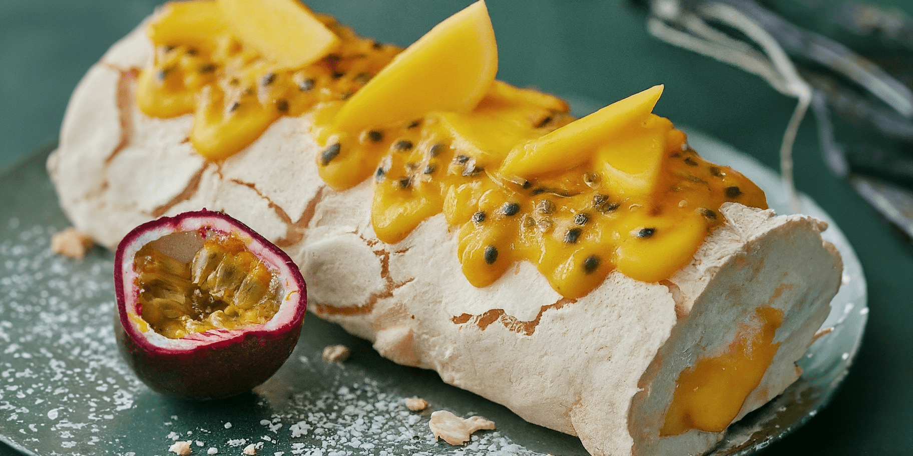 Меренговий рулет з маракуєю