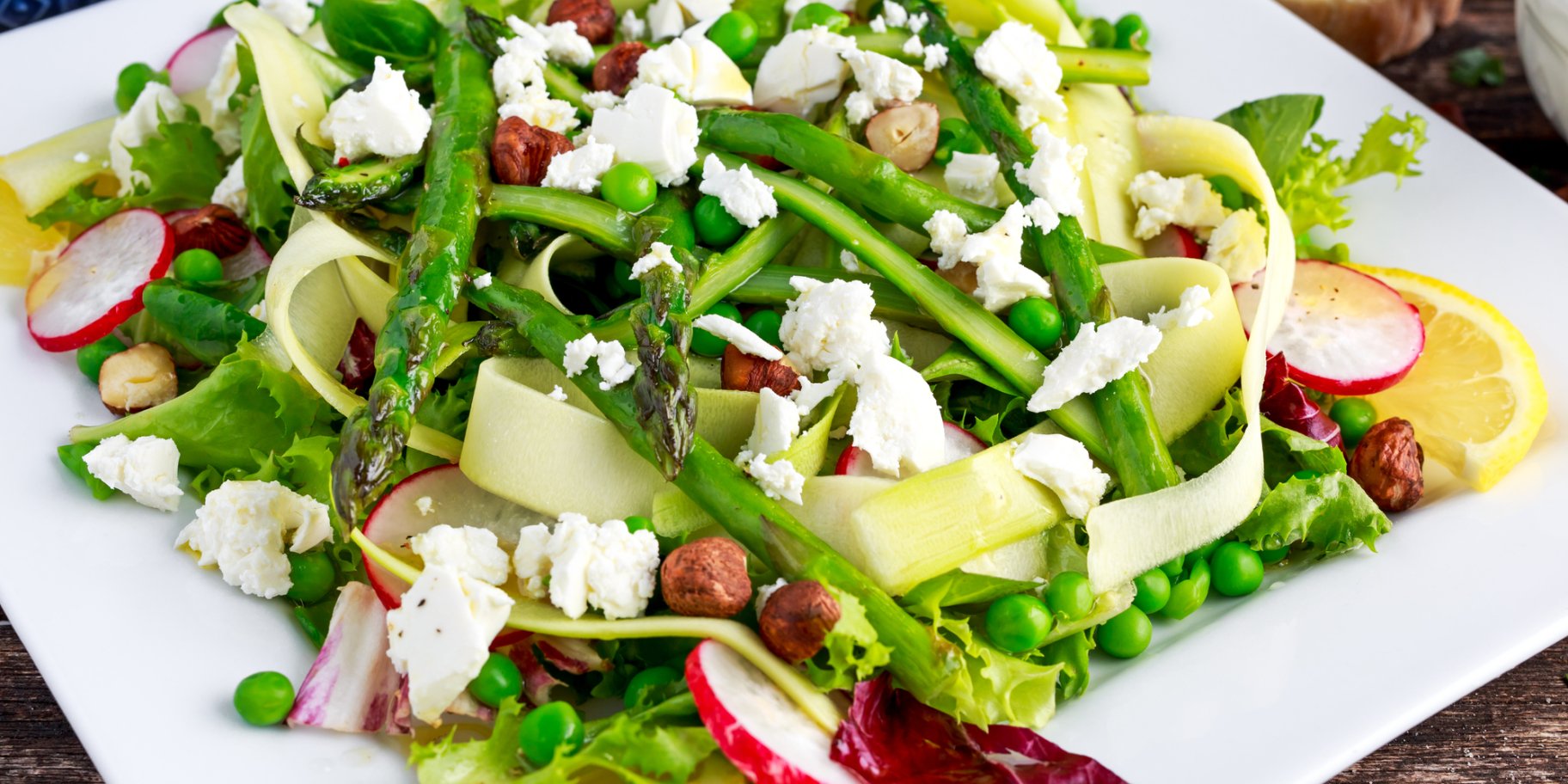 Салат зі спаржею і фетою
