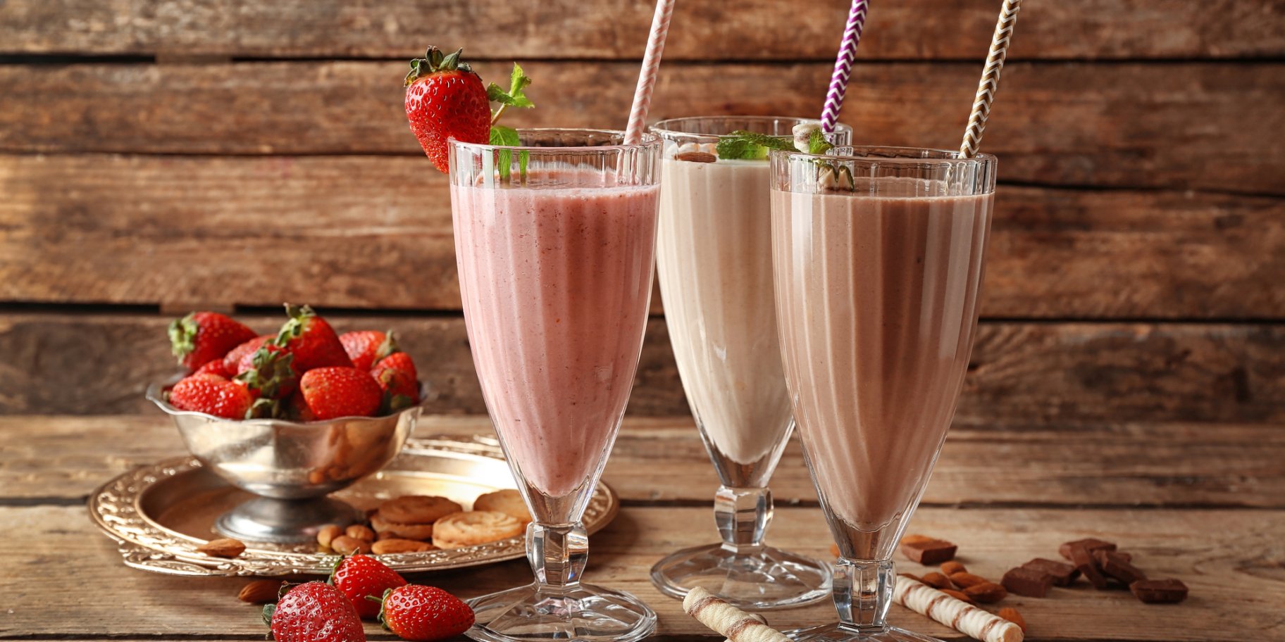 Клубничный молочный коктейль