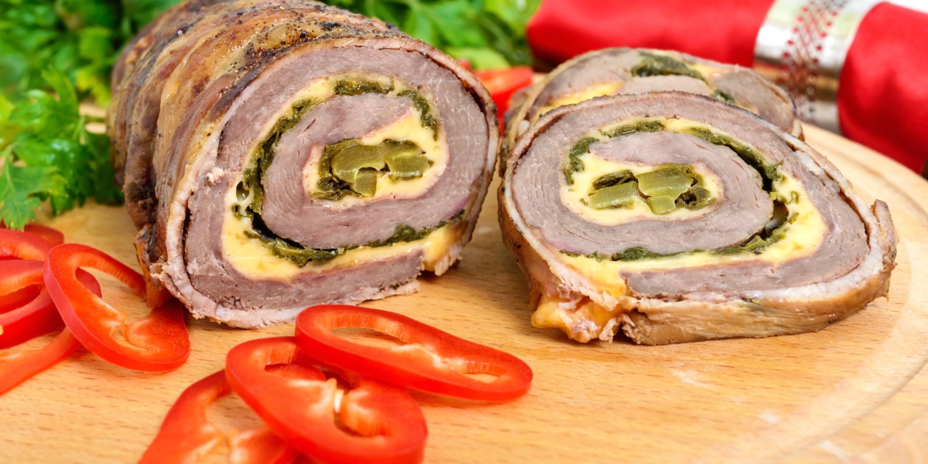 рулет зі свинини з фетою