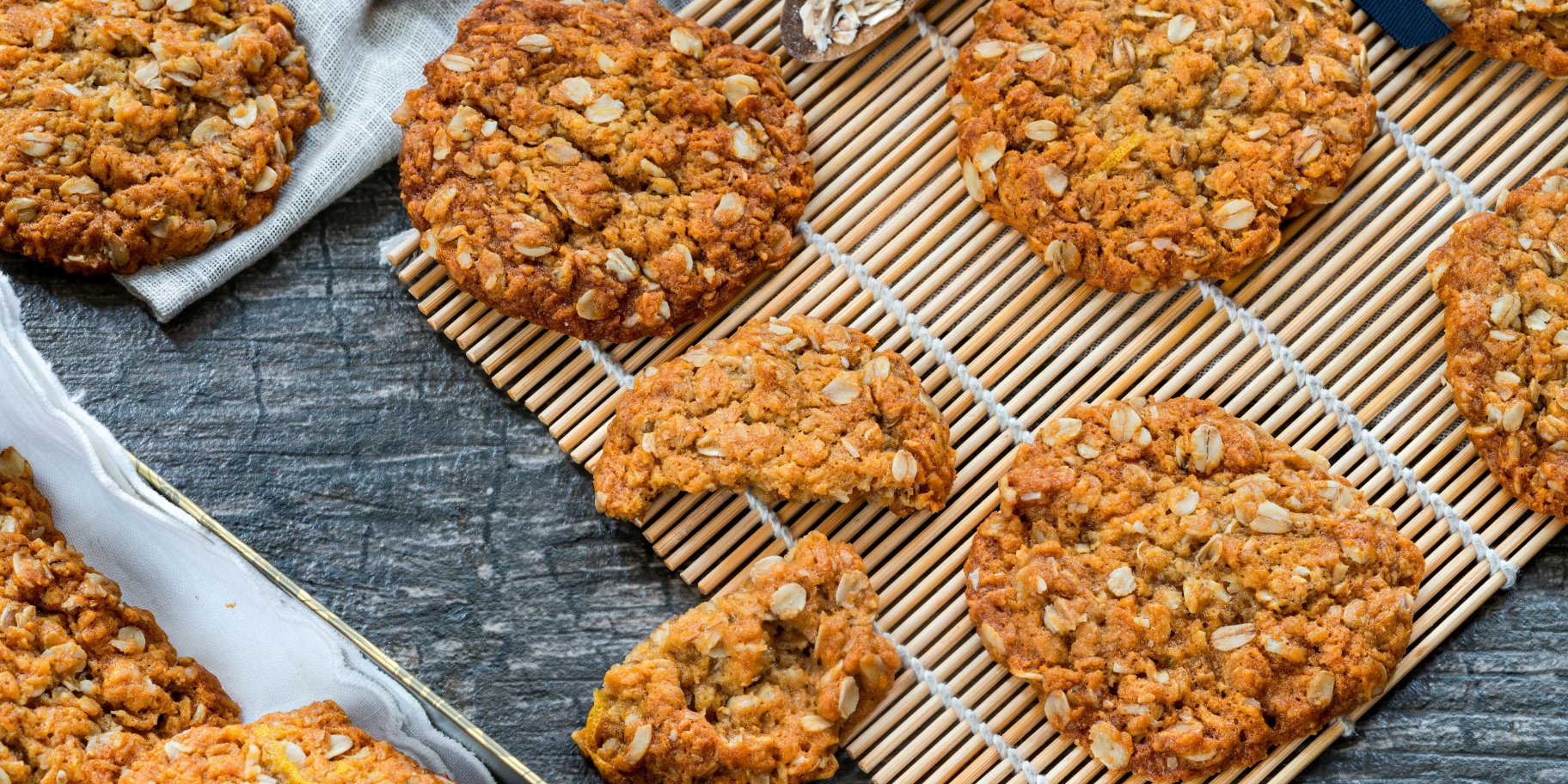 Вівсяні крекери з томатами