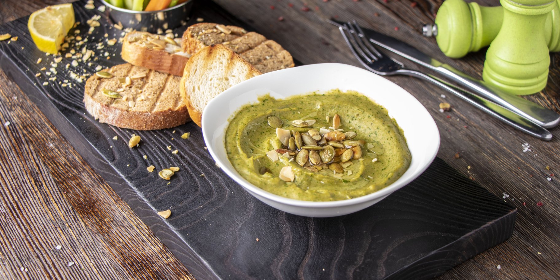 Хумус со шпинатом