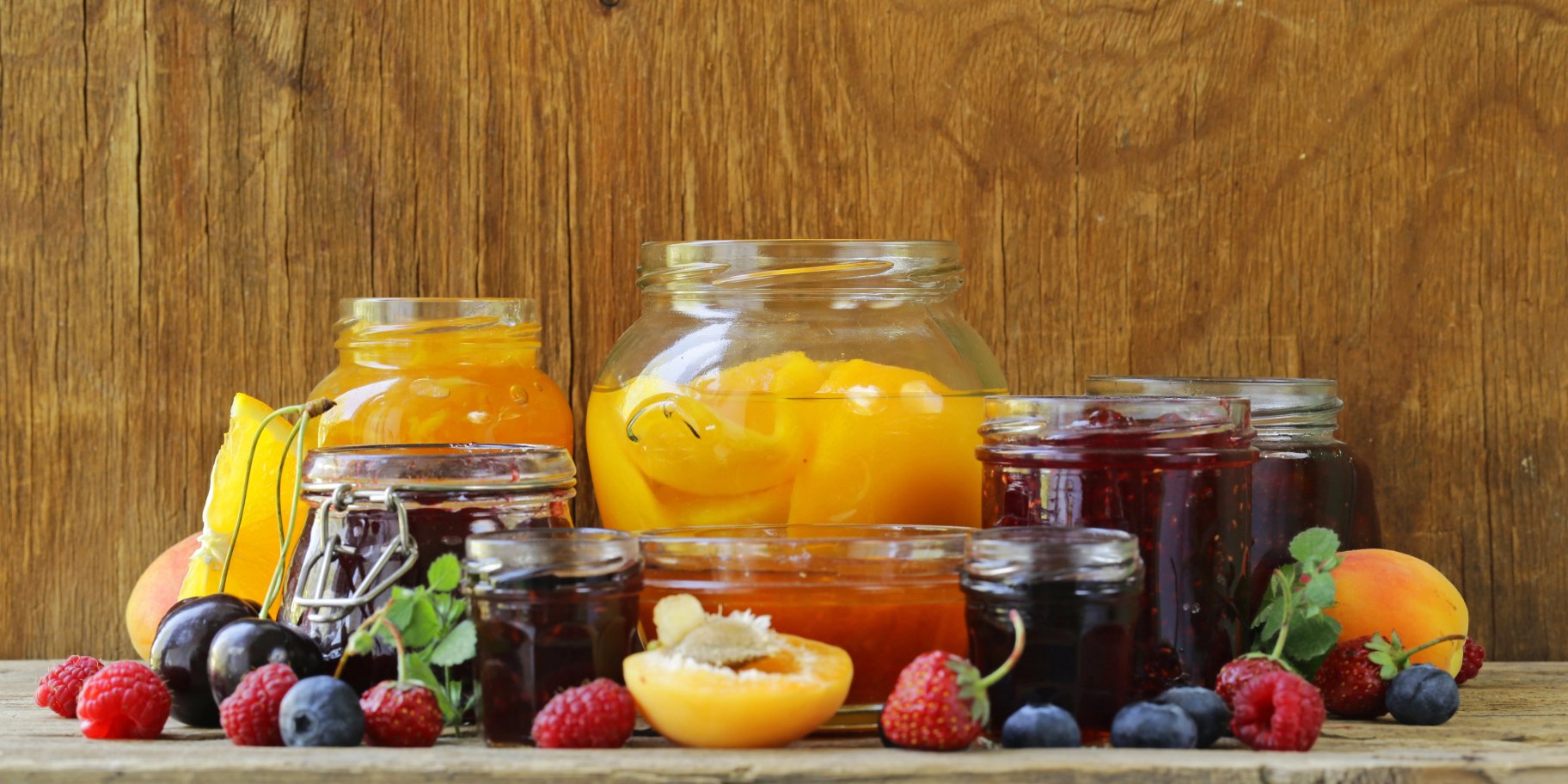 Консервовані фрукти в желе