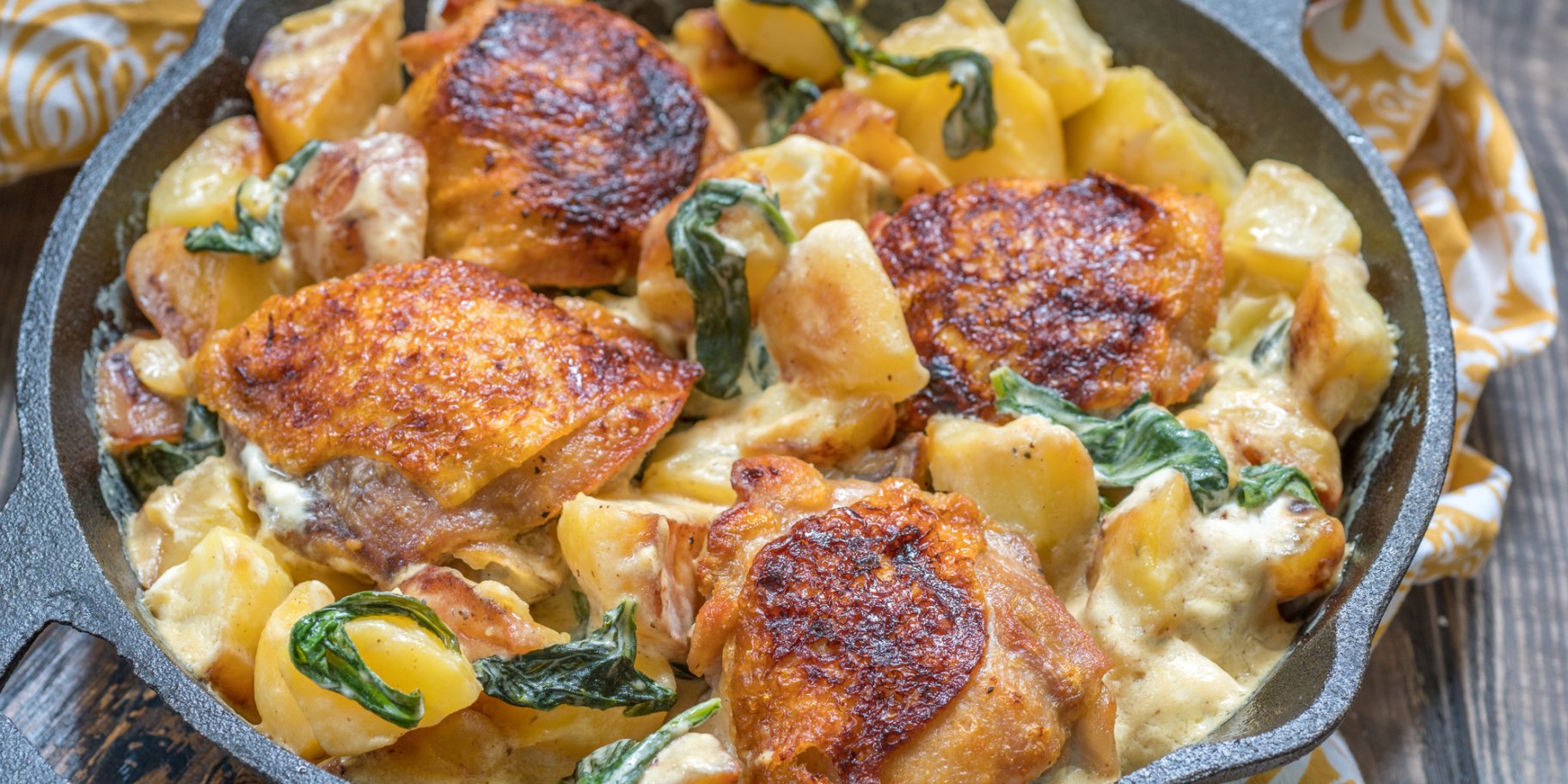 Запечена курка з картоплею у молоці