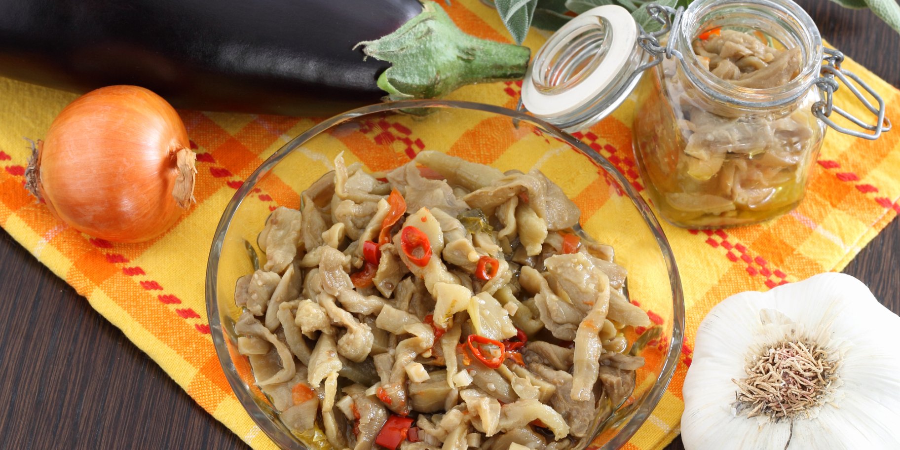 Баклажани з часником