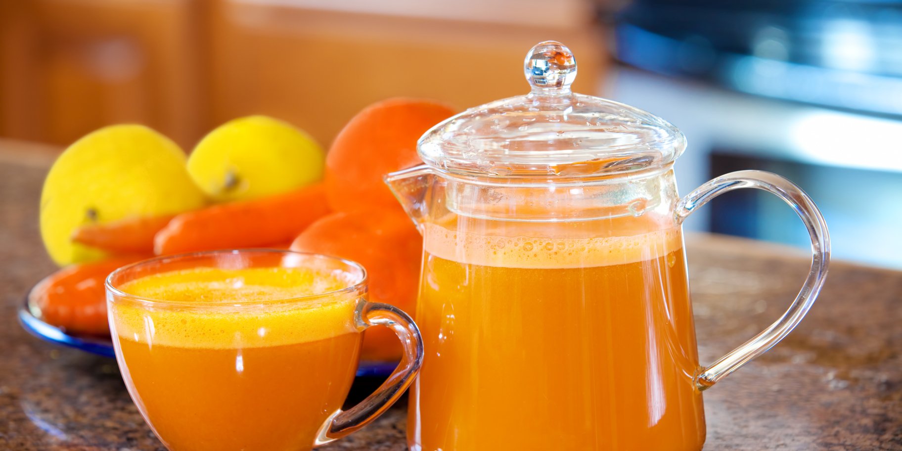 Сік з моркви, редьки та фруктів