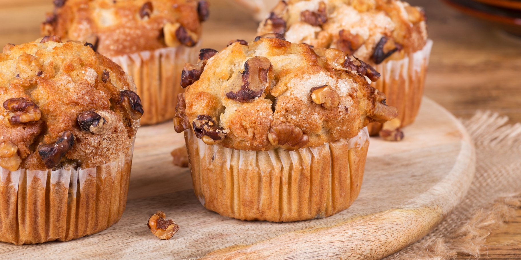 Ореховые маффины с яблоками и морковью