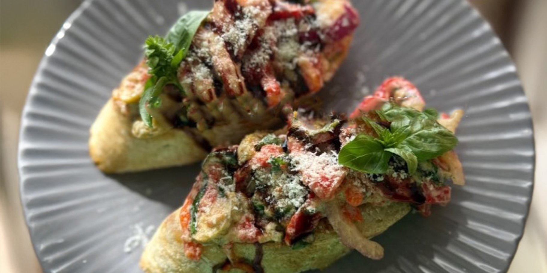 Брускети з запеченими перцями