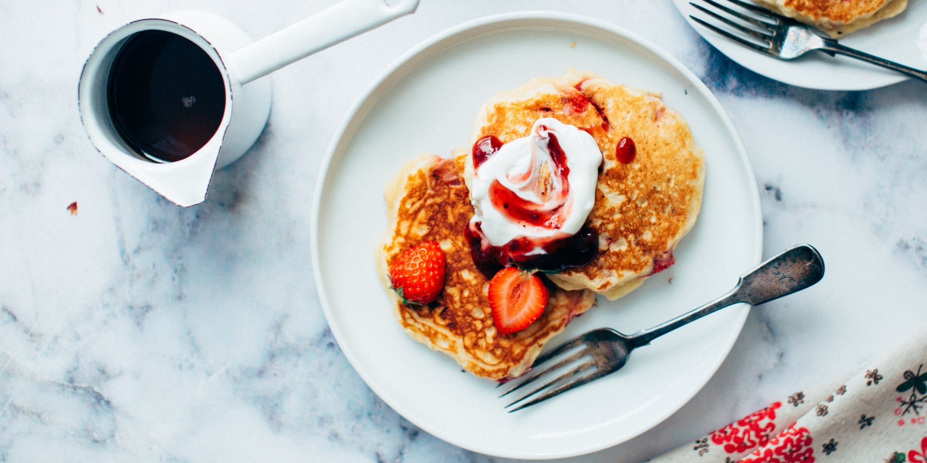 Оладки з полуницею