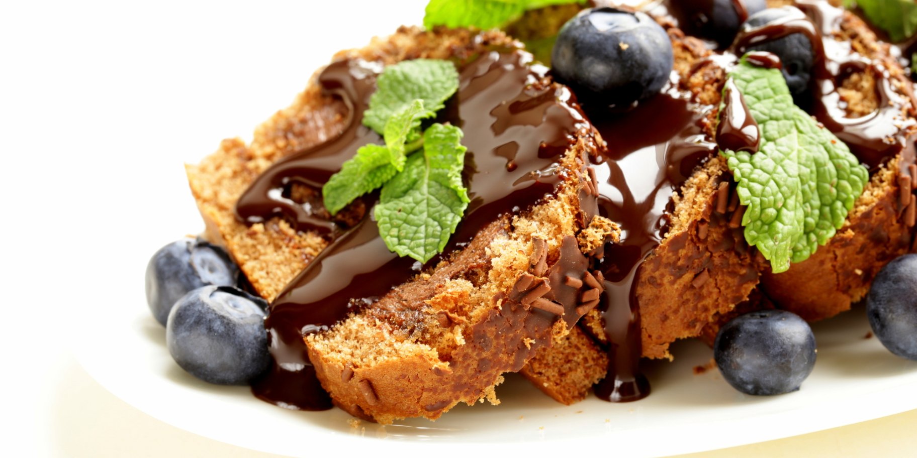 Бісквітний рулет із кремом