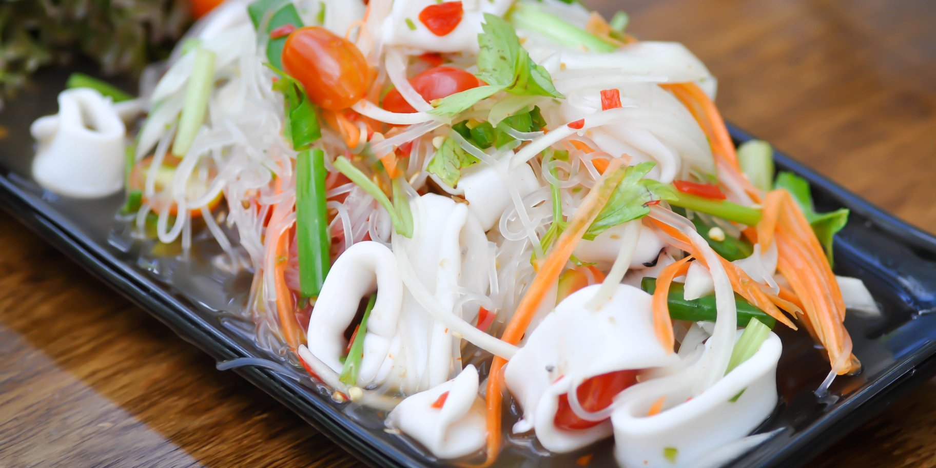 Салат з пекінської капусти і локшини - рецепт