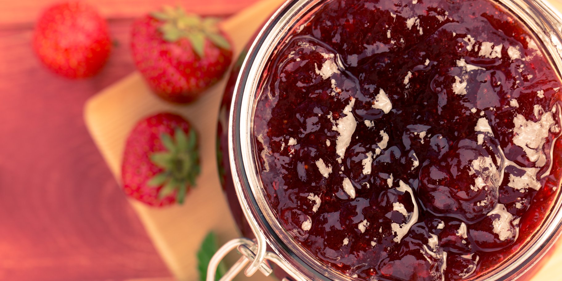 Клубничный джем с целыми ягодами