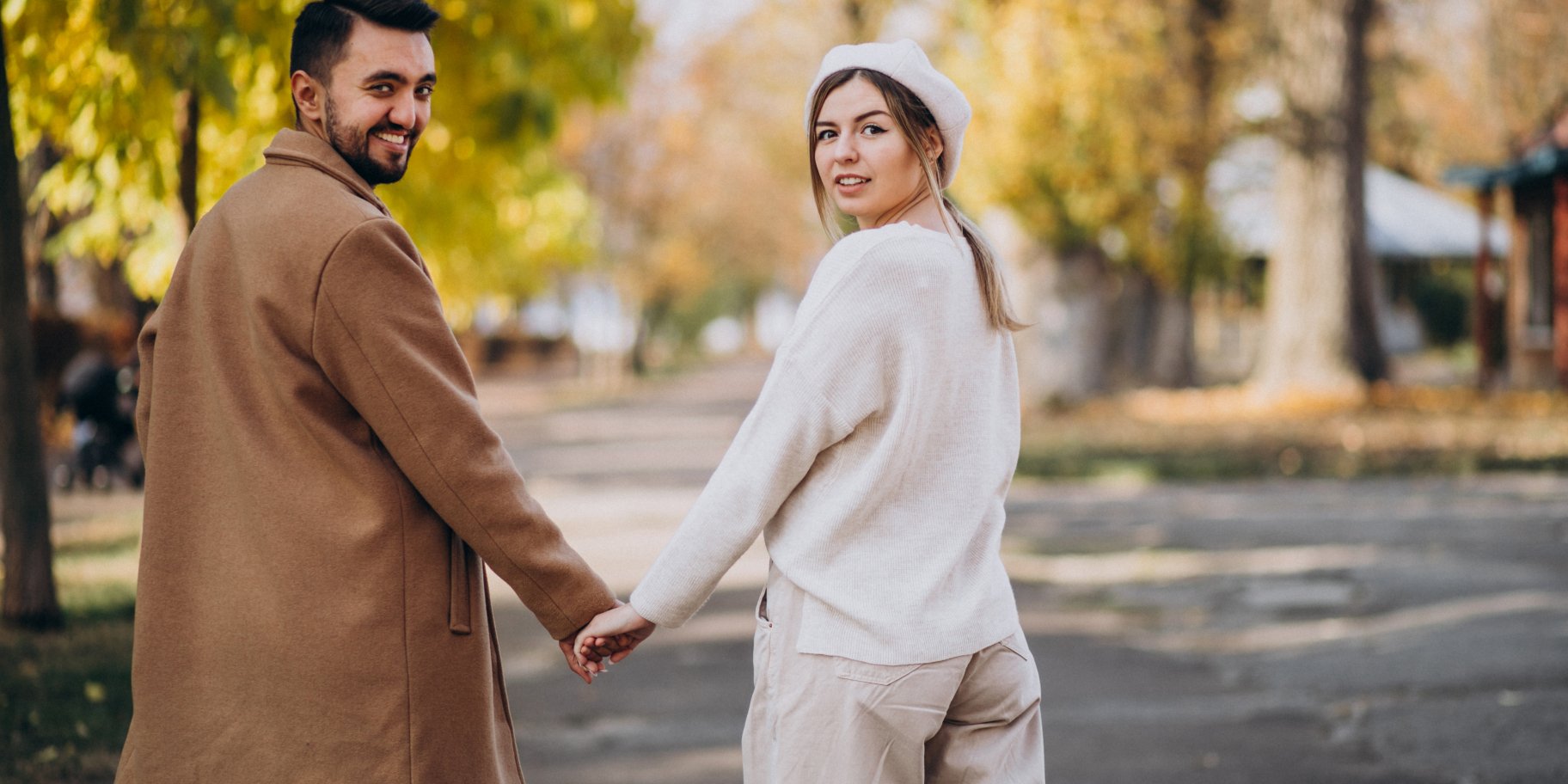 Пара на прогулянці