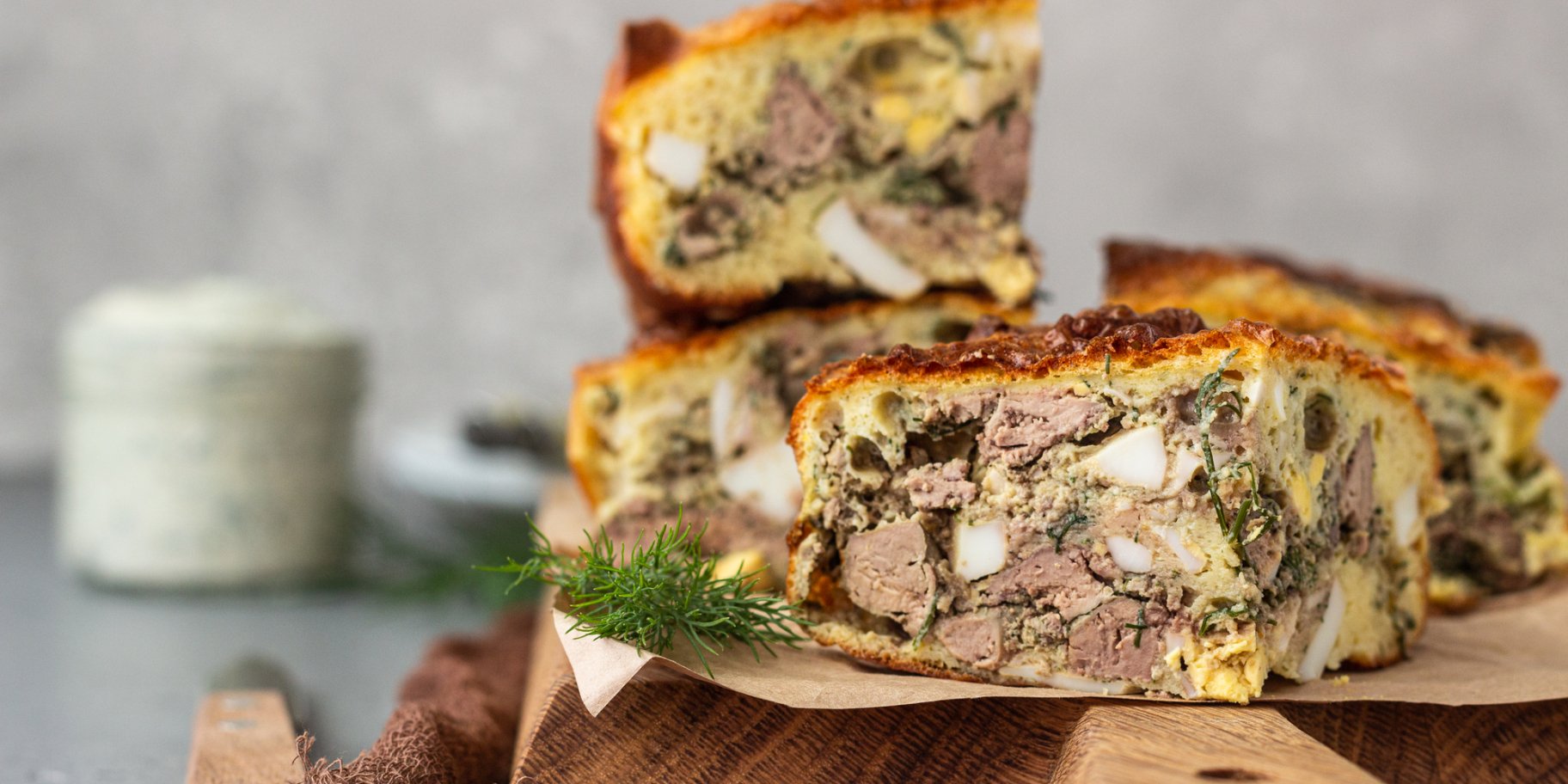 Рецепт заливного пирога с куриной печенью и яйцами