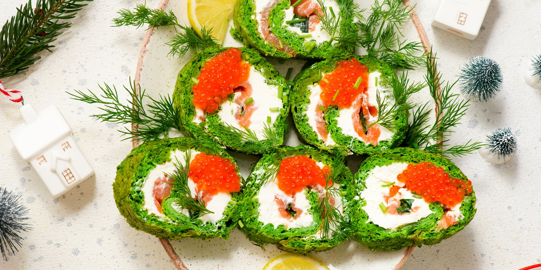 Святковий рулет з червоною рибою та ікрою