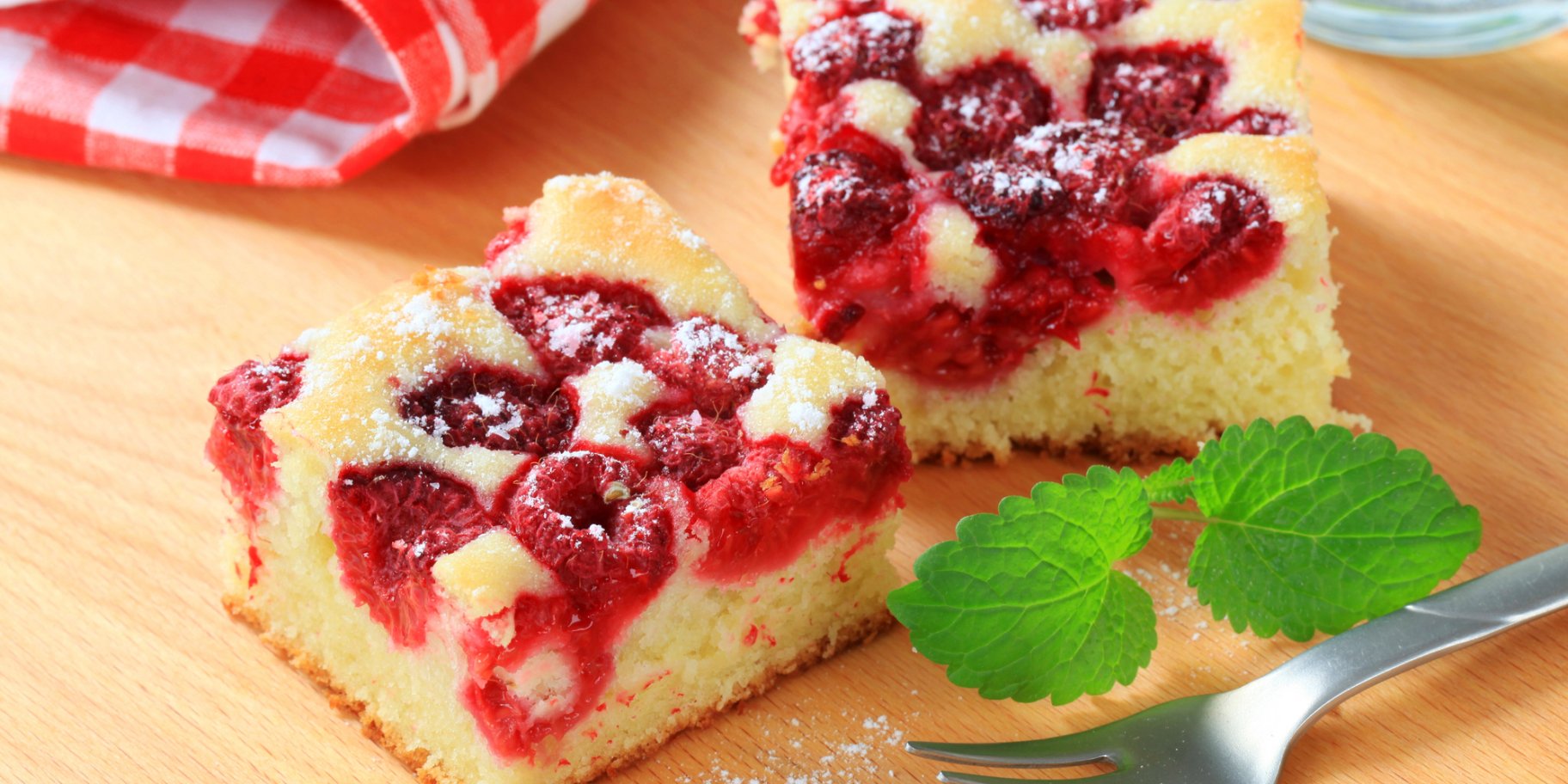 Пиріг з сиром і малиною