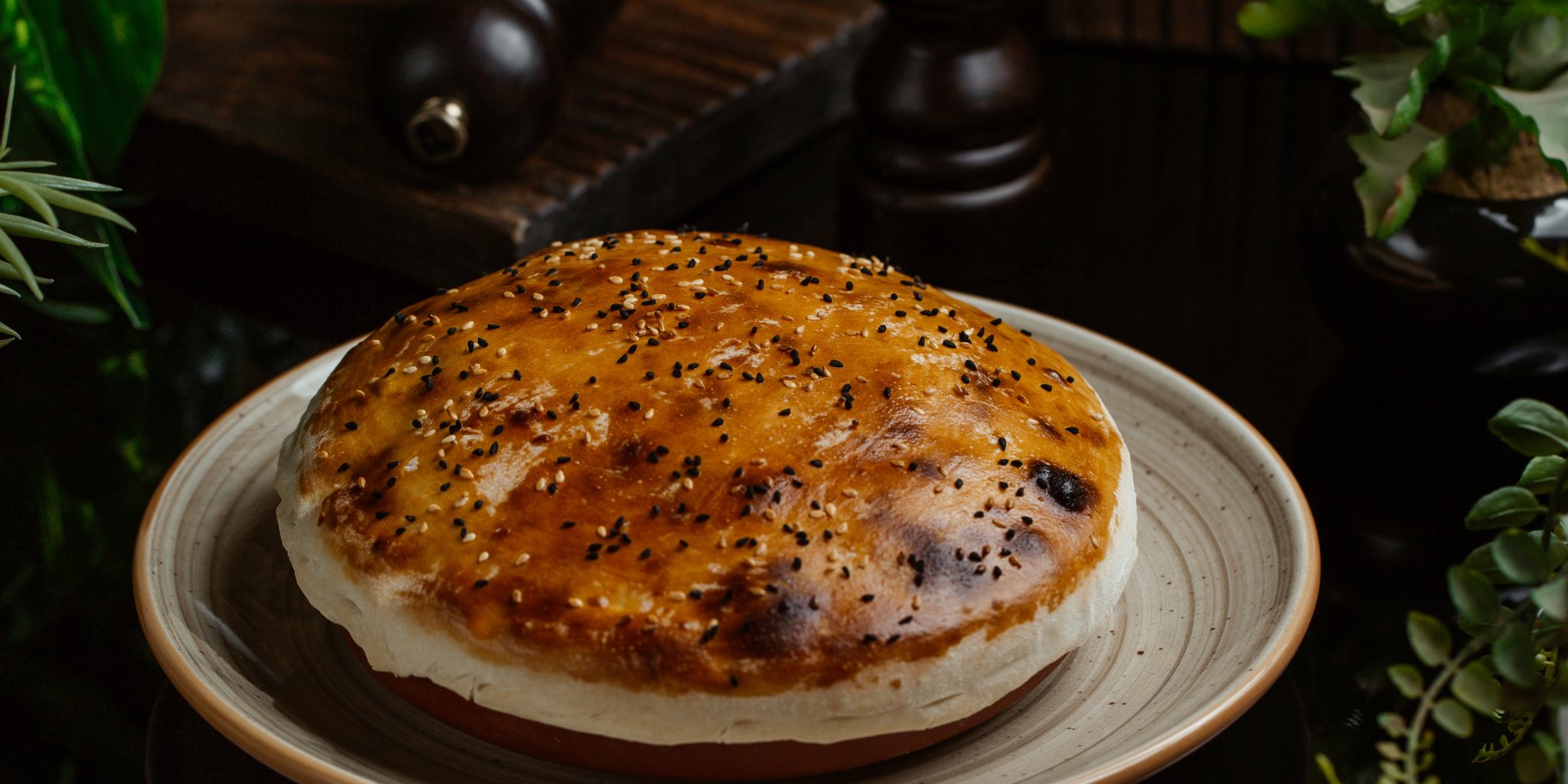 Простой пирог с зеленью и яйцами