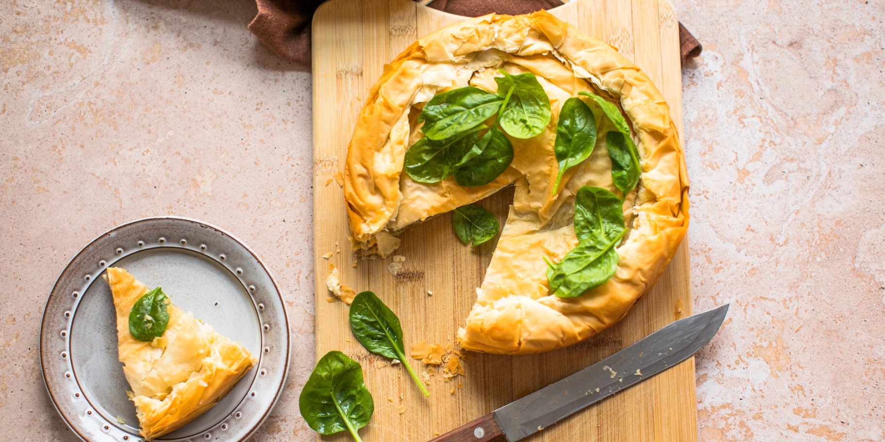 Закритий пиріг з куркою та овочами