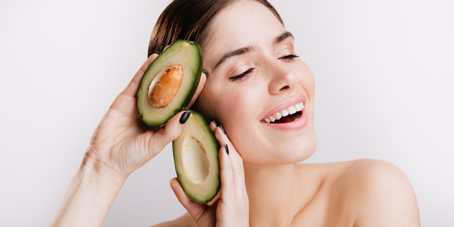 Що робити з кісточкою авокадо