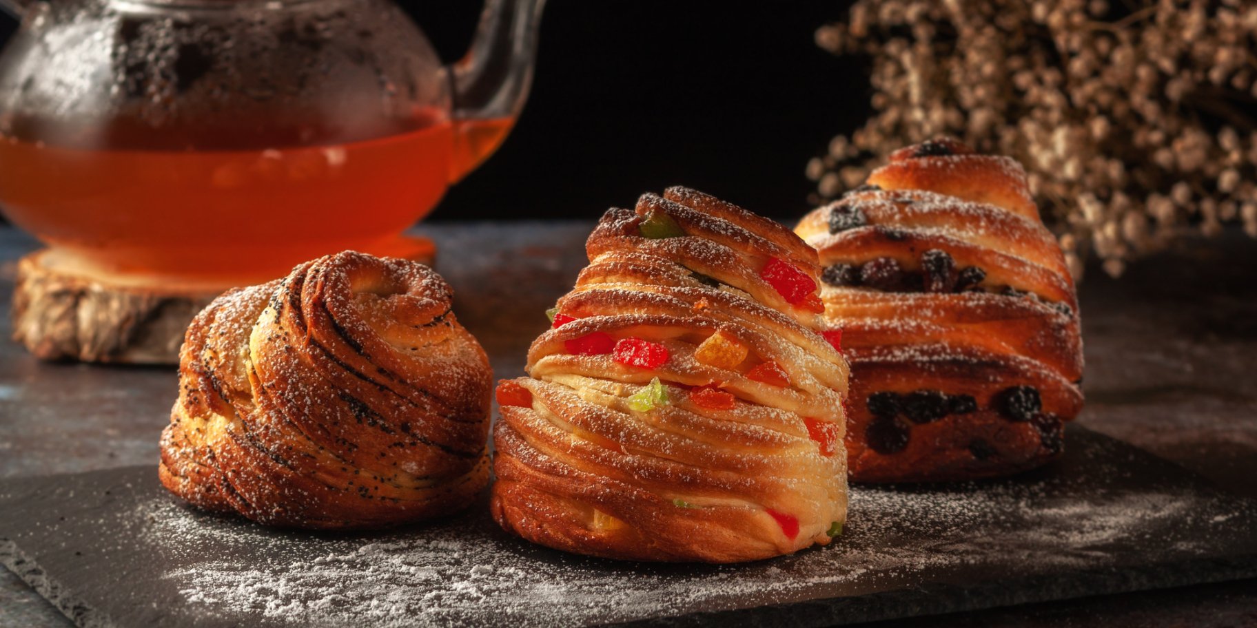 Булочки з цукатами і родзинками