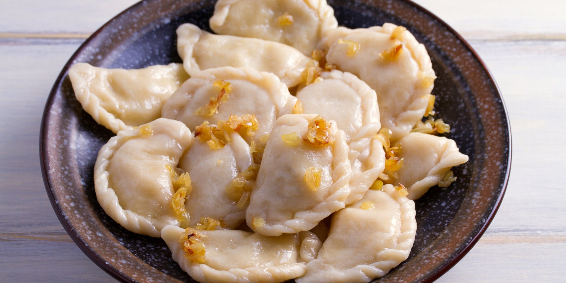 Пісні вареники з капустою і грибами