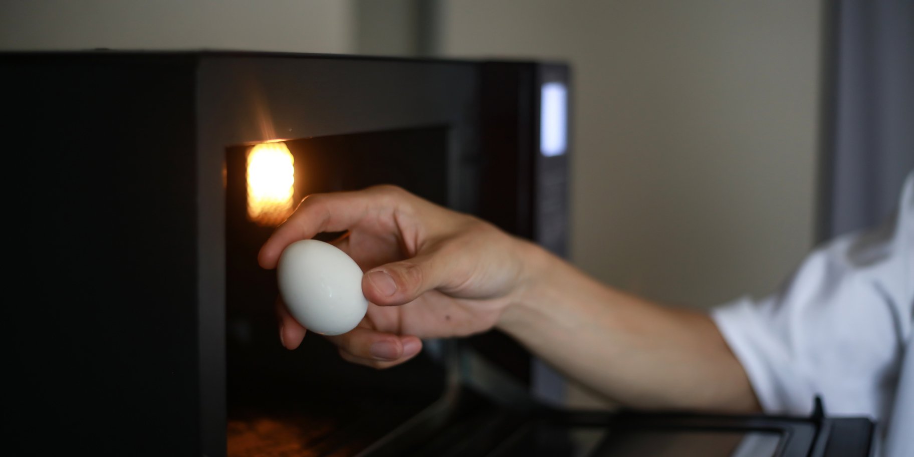 Яйцо в микроволновке