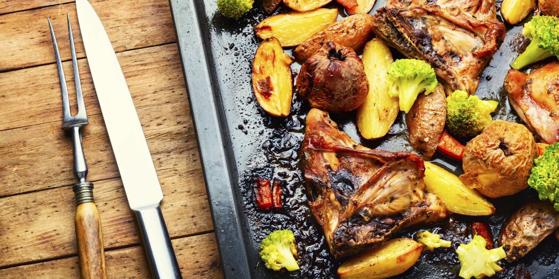 курка з картоплею на деку