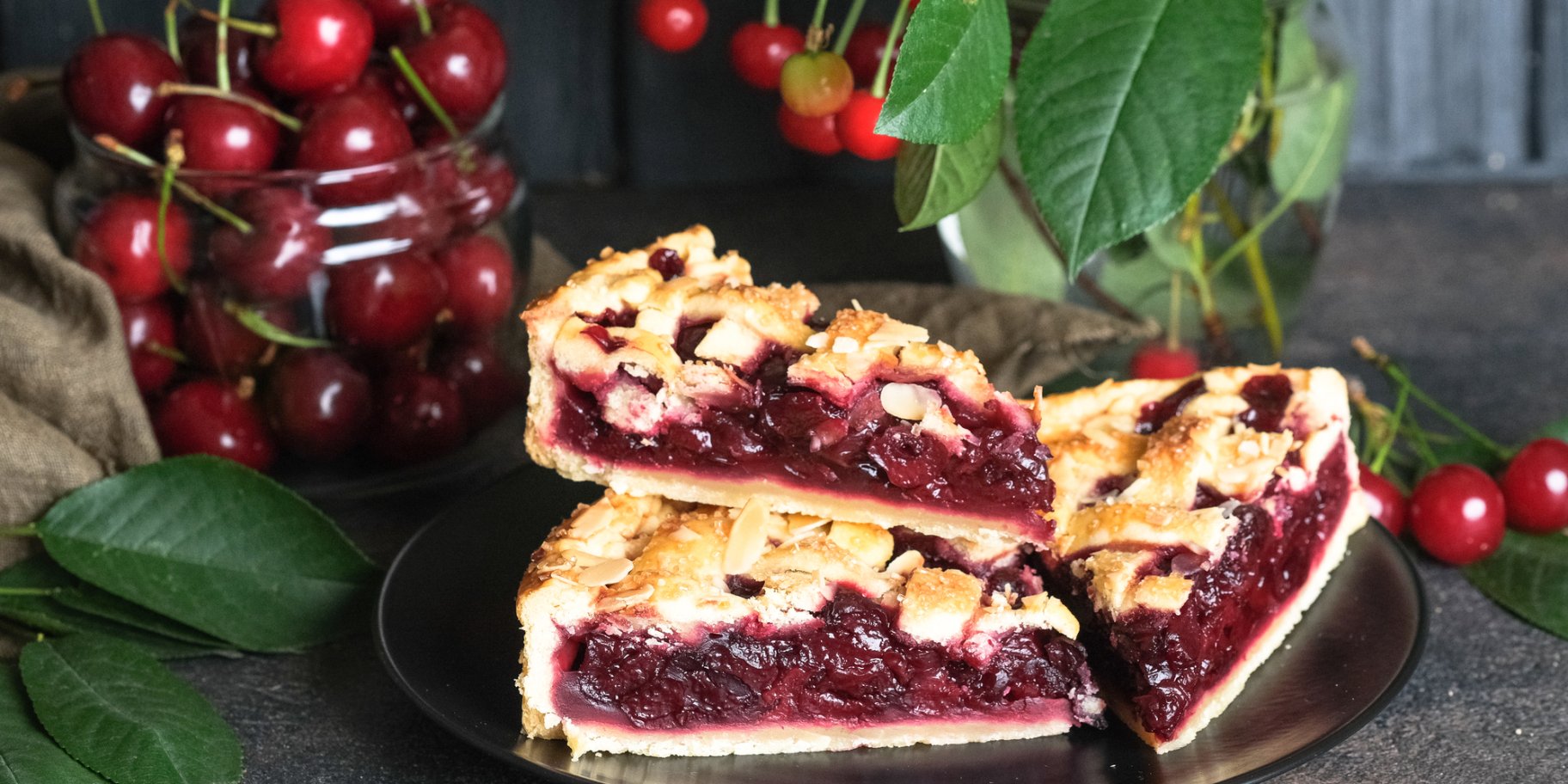 Пиріг з вишнями