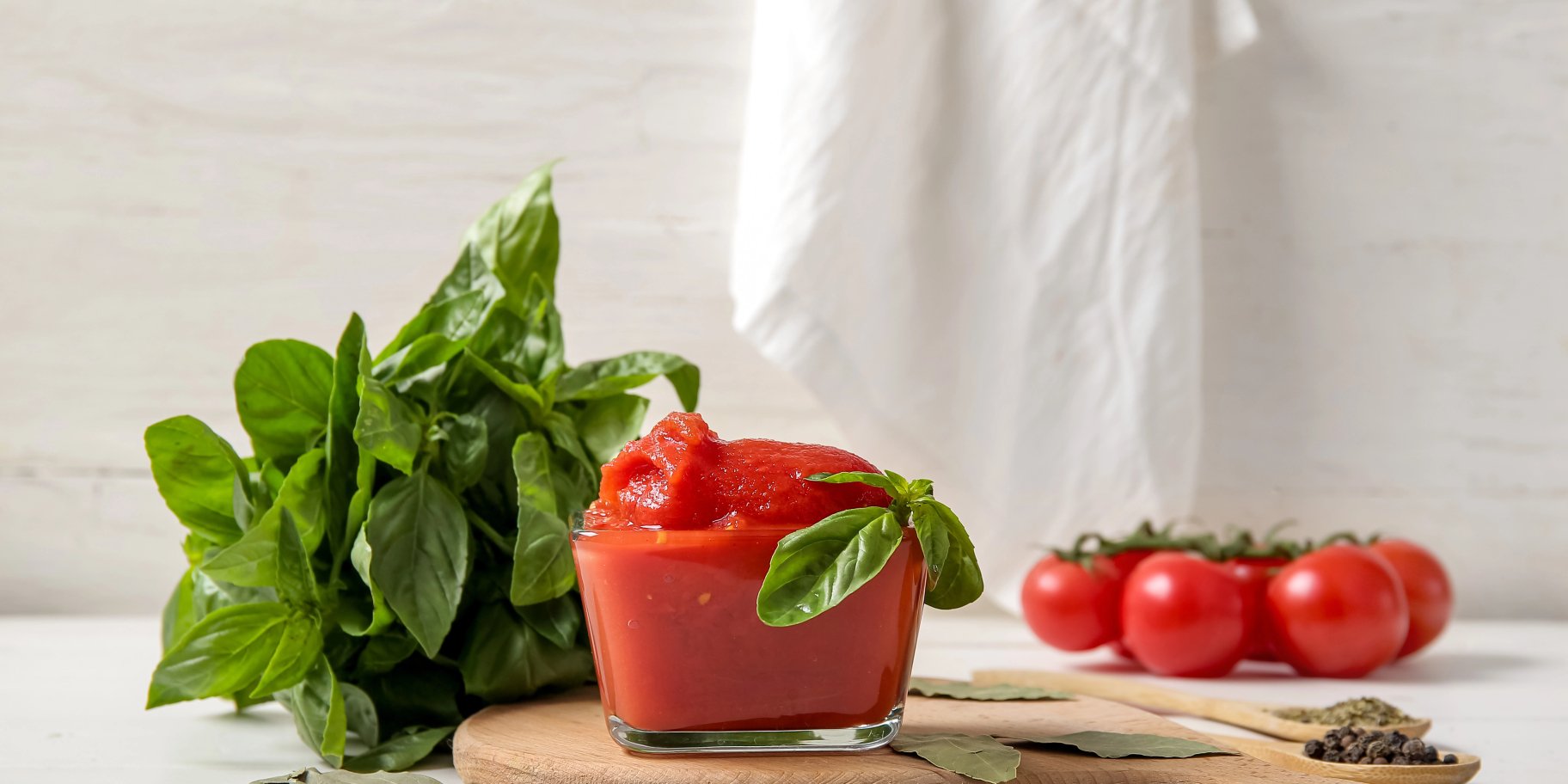 Італійський томатний соус з базиліком