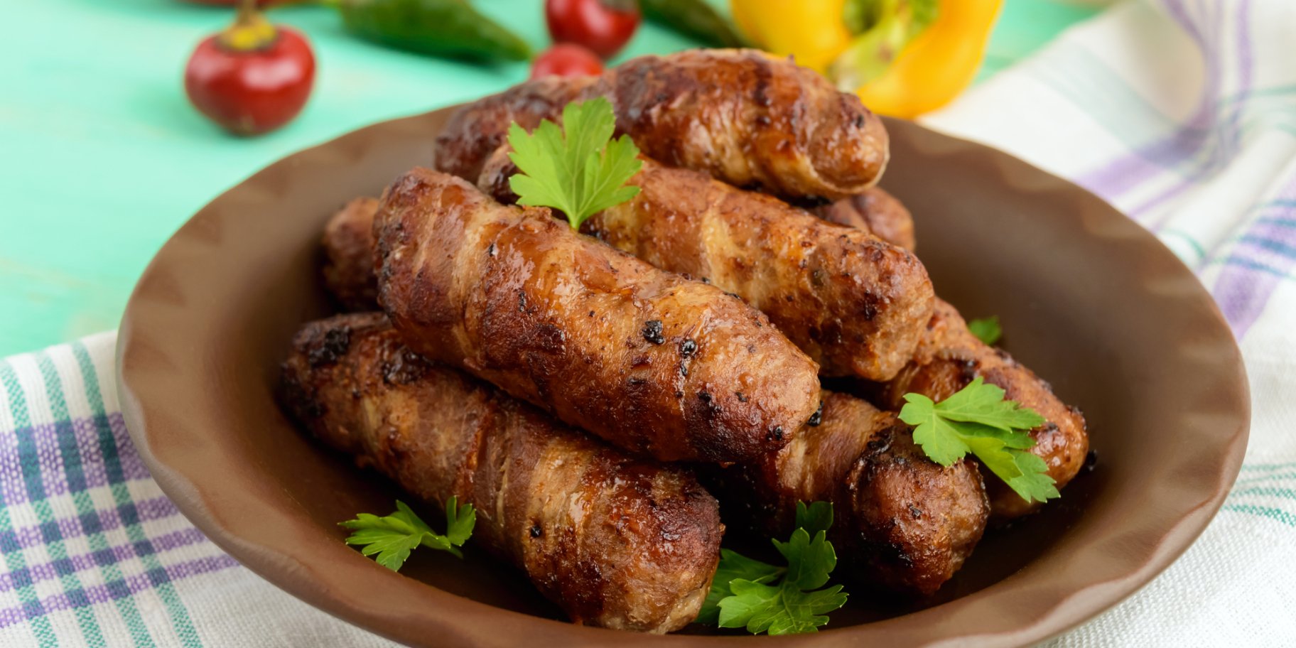 Свинячі рулетики з абрикосами