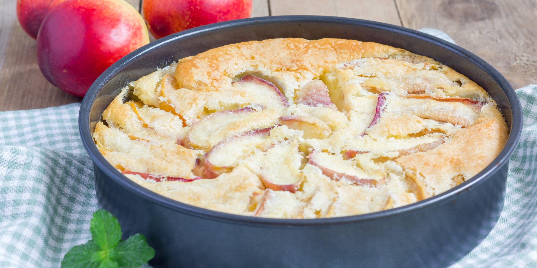 Пирог с нектаринами